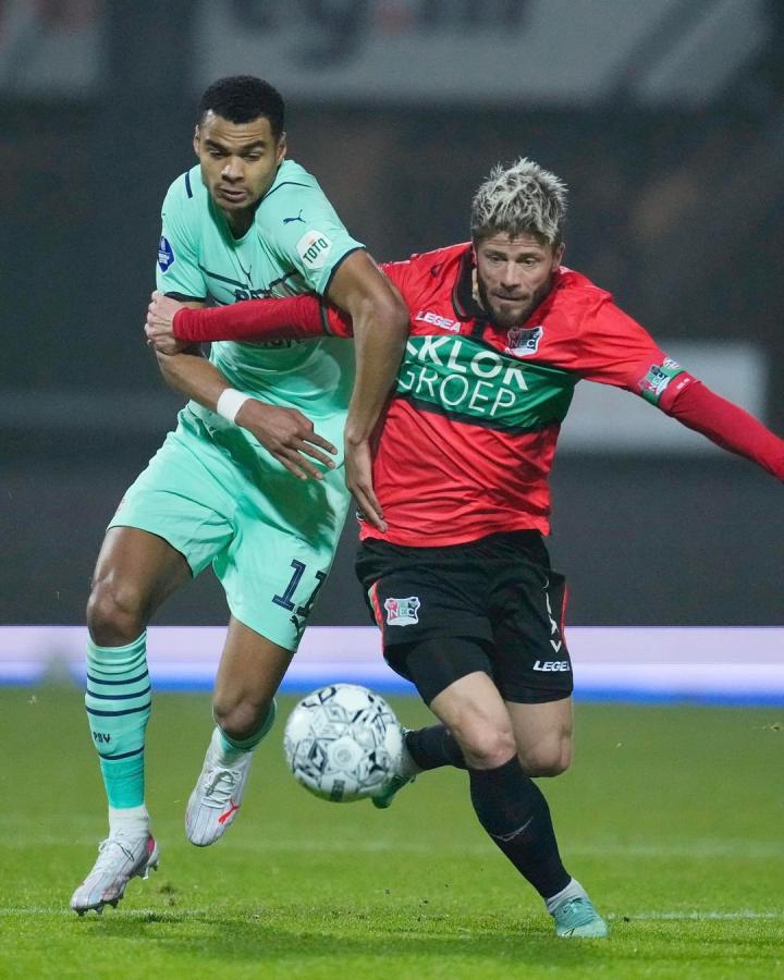 的对抗中 的对抗中