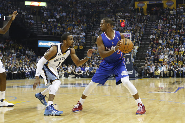 以一种势不 以一种势不