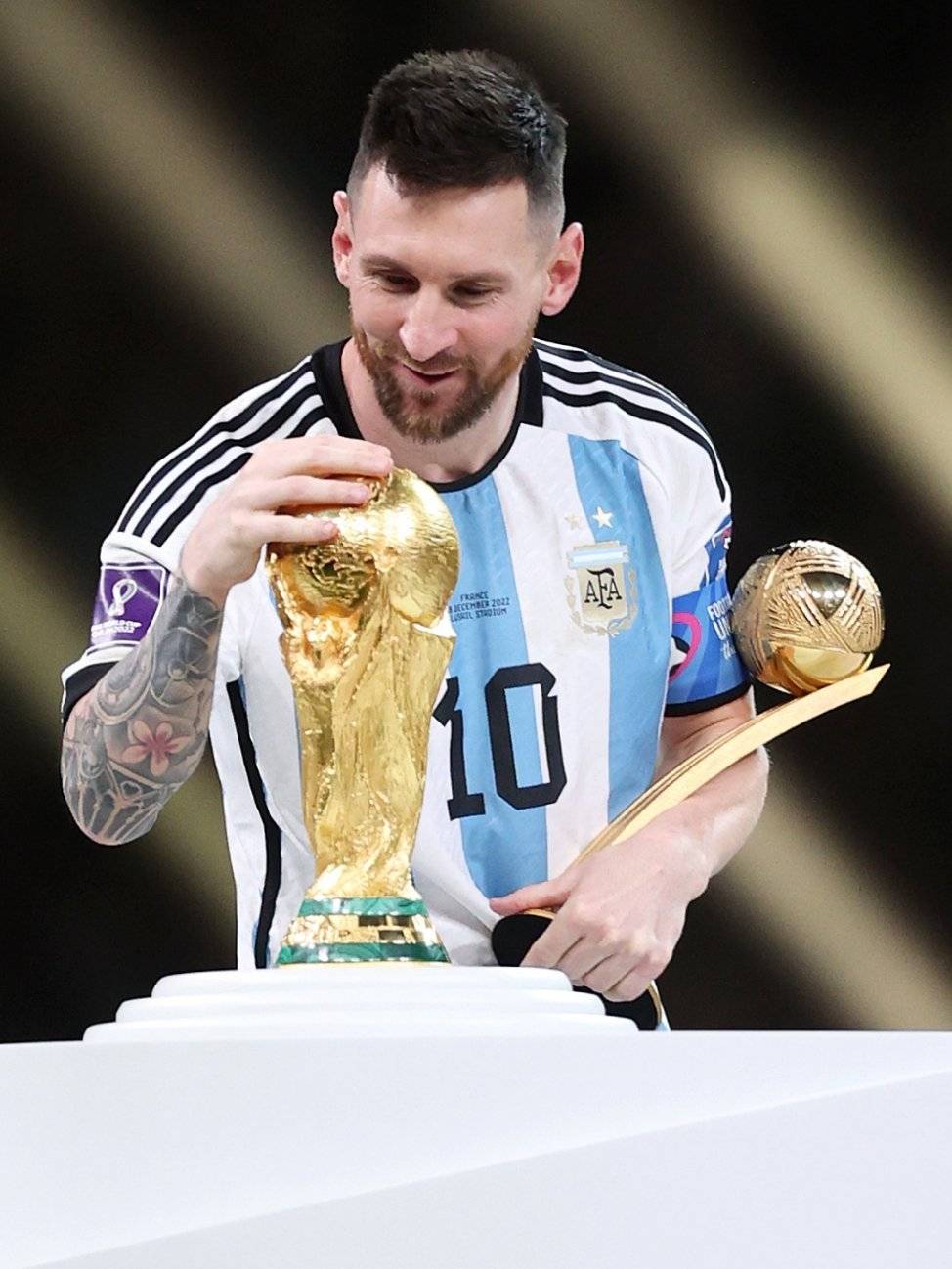 禁区内犯规 禁区内犯规