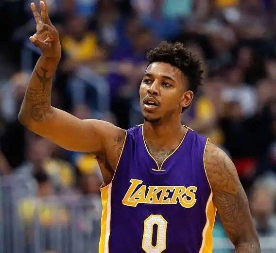 他把出手标 他把出手标